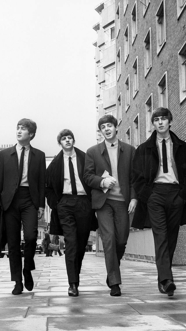 Did You Know? The Beatles’ “While My Guitar Gently Weeps” – A Musical Journey Beyond Time