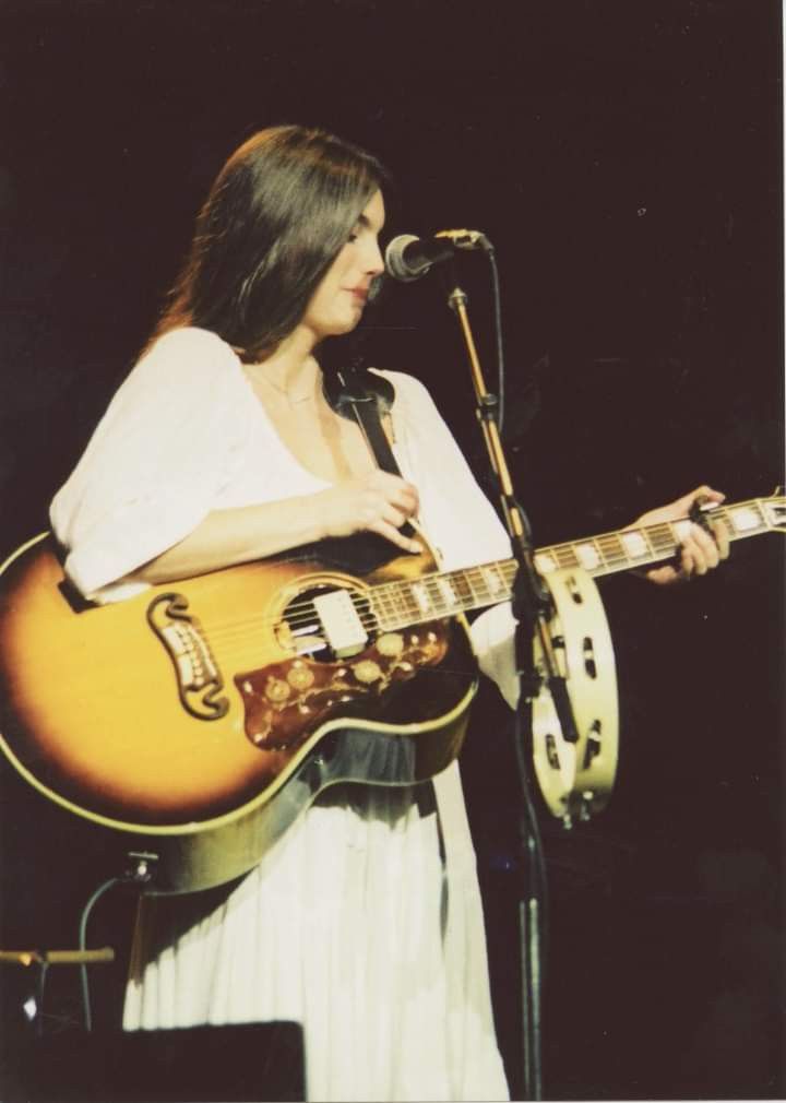 Emmylou Harris – ‘I’ll Be Your Baby Tonight’