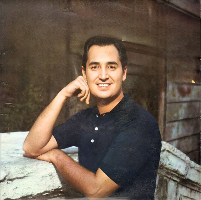 Neil Sedaka – ‘Happy Birthday Sweet Sixteen’