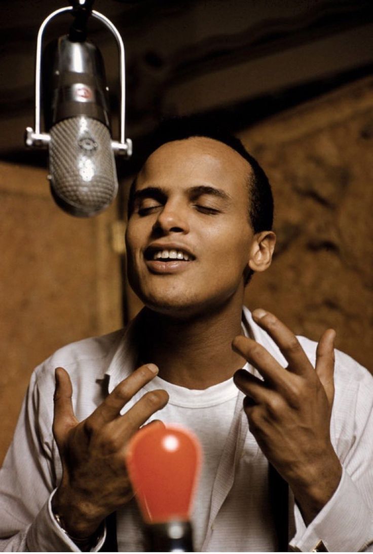 Harry Belafonte – Day-O (The Banana Boat Song)