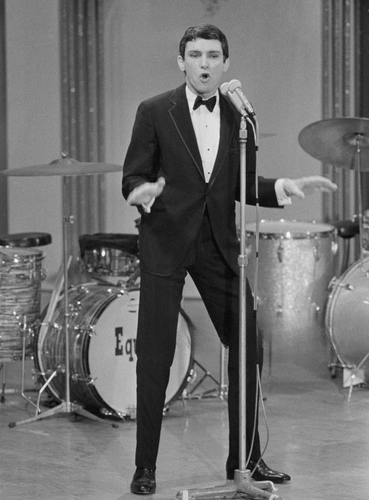 Gene Pitney – Only Love Can Break a Heart