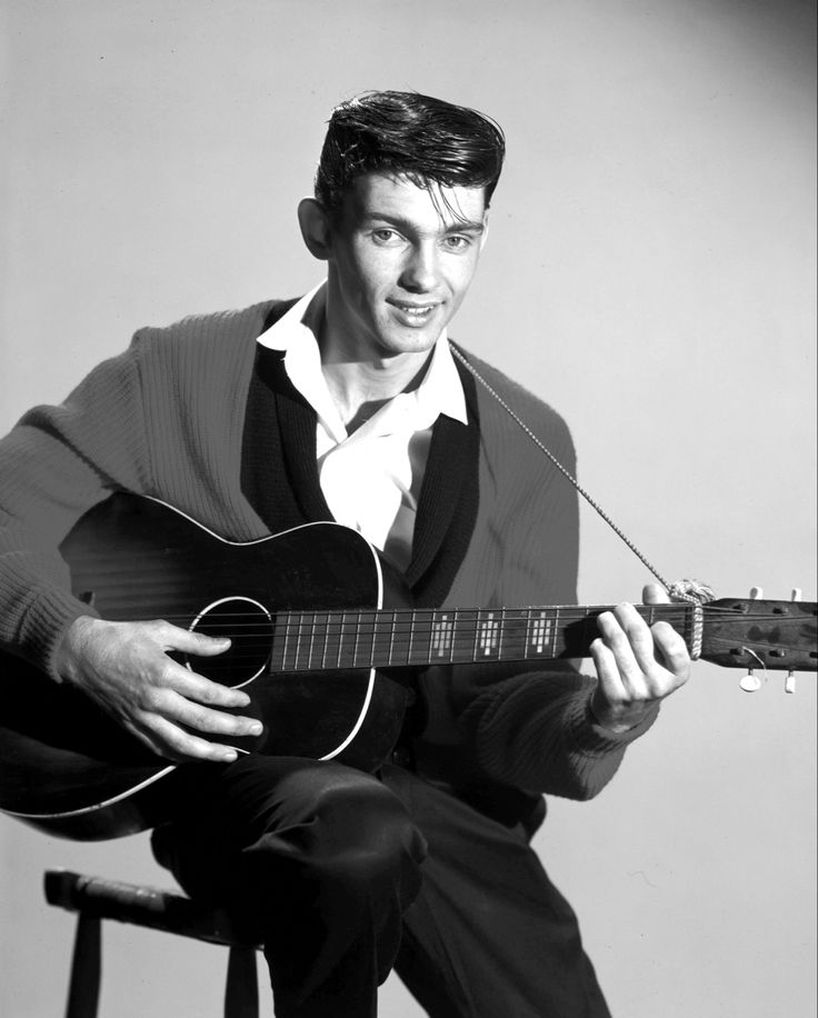 A Heart Captured: Gene Pitney’s “Something’s Gotten Hold of My Heart”