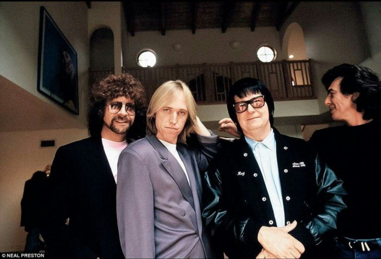 Traveling Wilburys – Runaway
